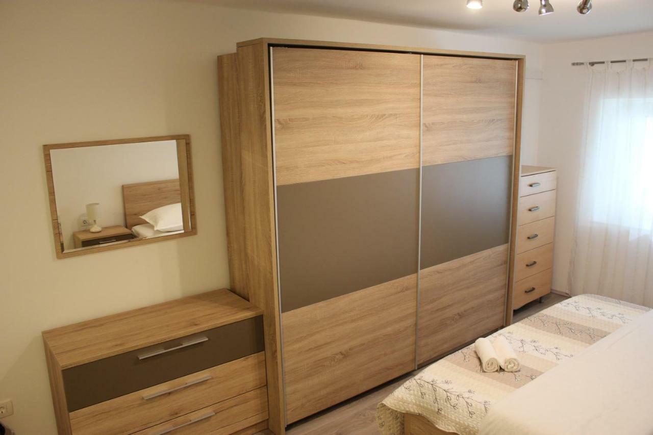 אומיס Apartman Tafra מראה חיצוני תמונה