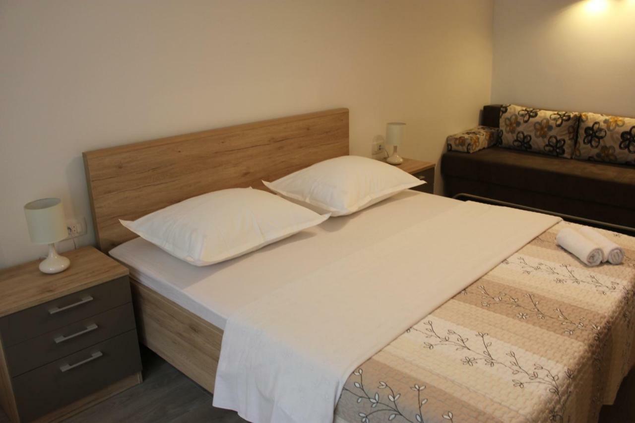 אומיס Apartman Tafra מראה חיצוני תמונה