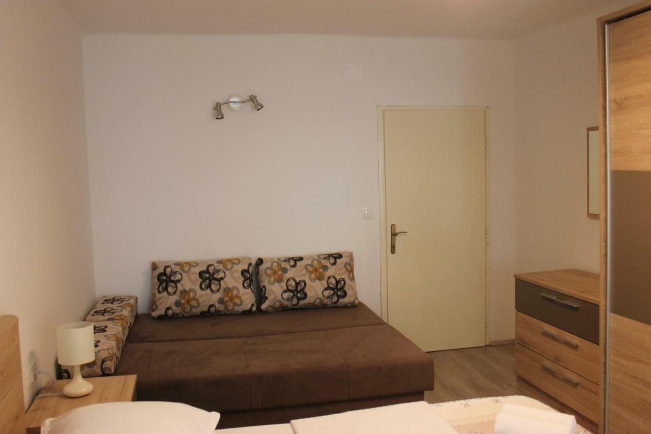 אומיס Apartman Tafra מראה חיצוני תמונה