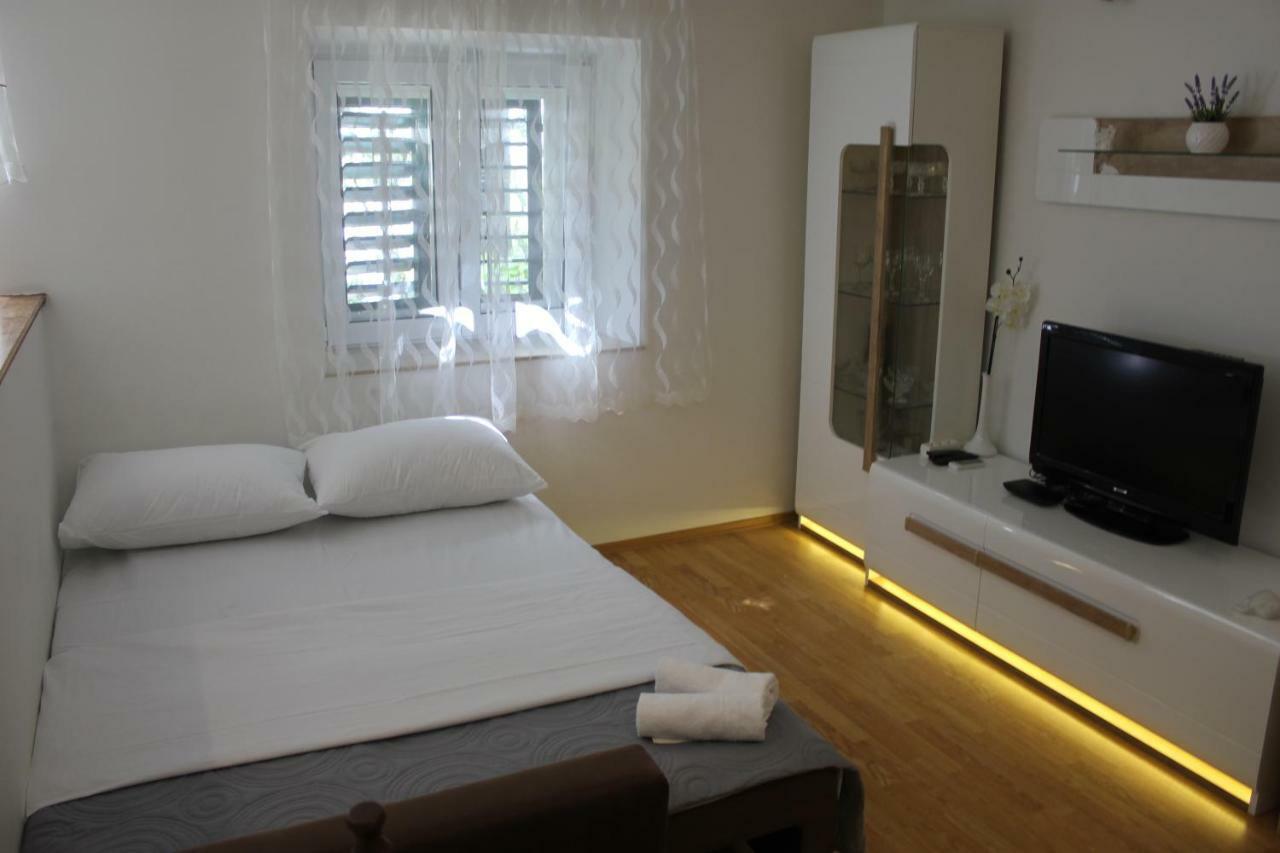 אומיס Apartman Tafra מראה חיצוני תמונה