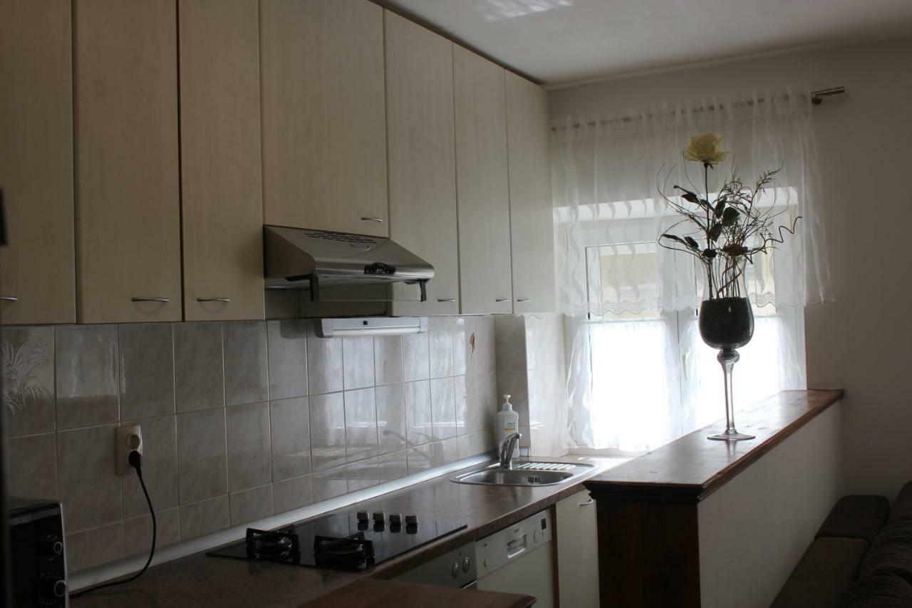 אומיס Apartman Tafra מראה חיצוני תמונה