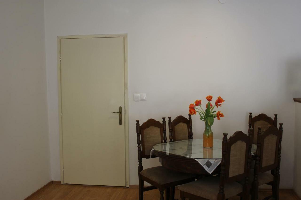 אומיס Apartman Tafra מראה חיצוני תמונה